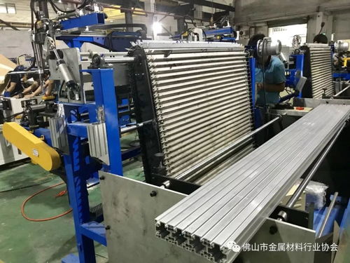 執(zhí)行會長李強(qiáng)拜訪中成管業(yè)總經(jīng)理陳華華 寬為機(jī)械總經(jīng)理黃俊